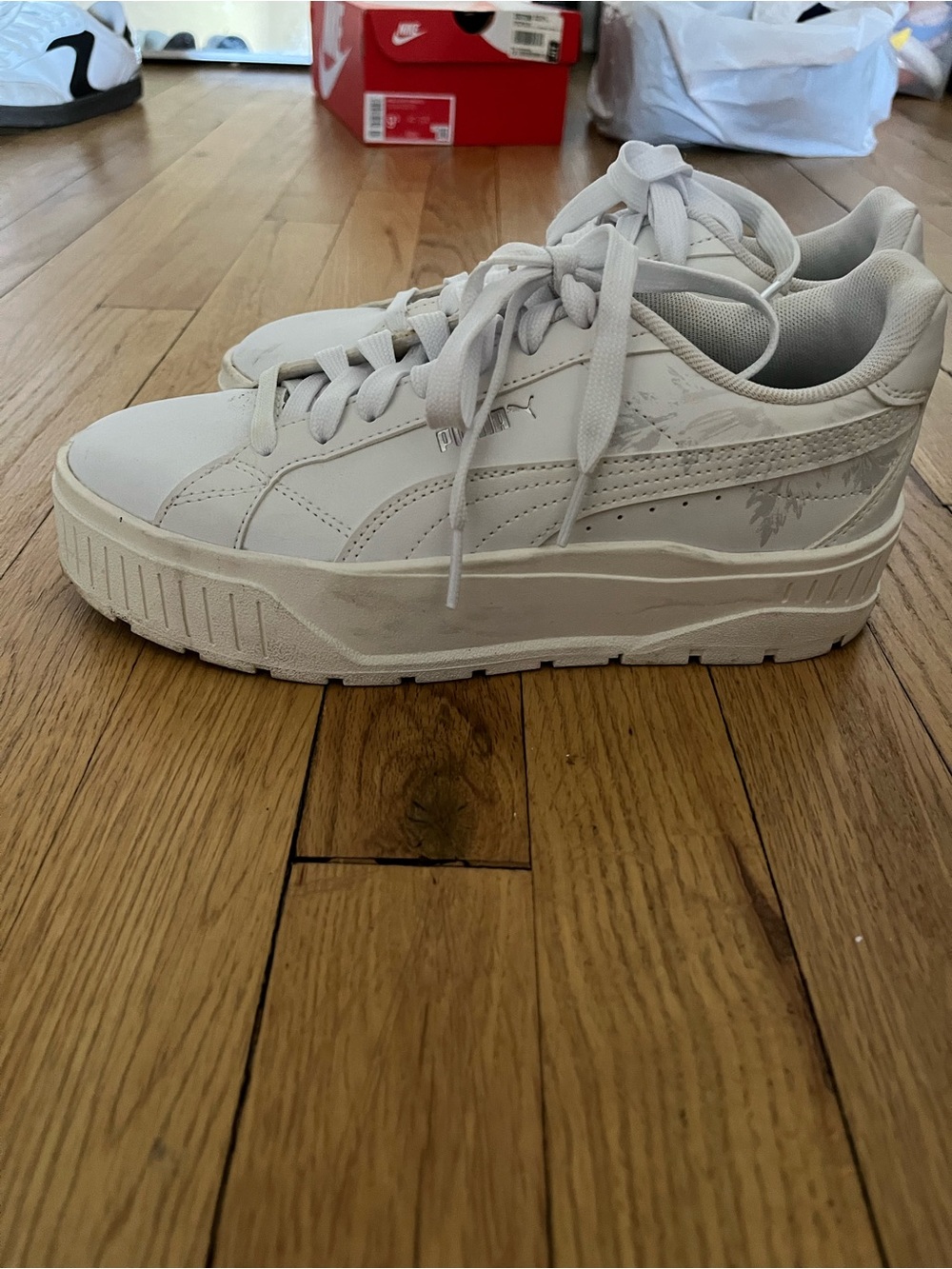 Puma Cream-White Platform Floral Lace-Up Sneakers bought in Japan (Size 7)
